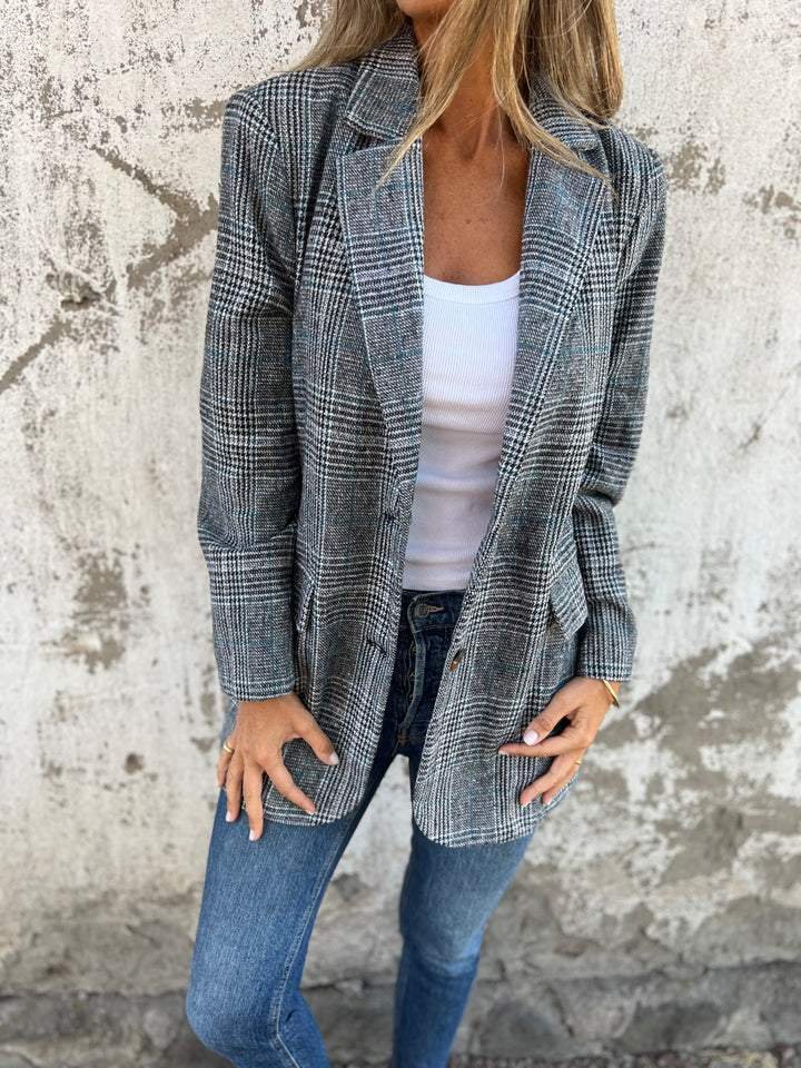 Ramona Stilvoller und Warmer Karierter Blazer