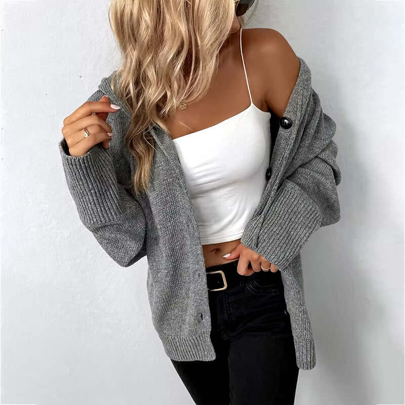 Julia Eleganter Strickpullover mit Kapuze