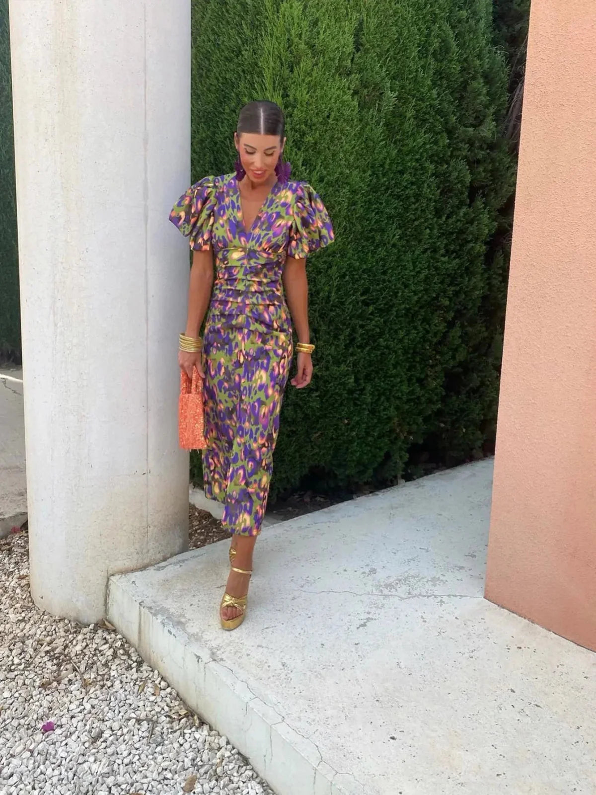Lily Farbenfrohes Kleid mit Raffärmeln für Damen