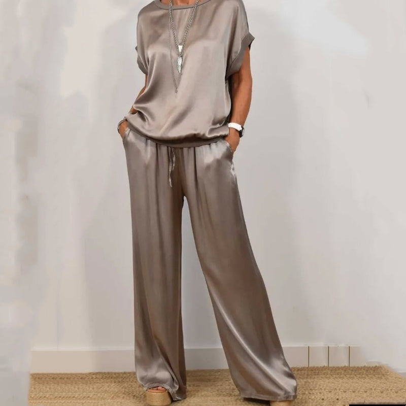 Stylisches zweiteiliges Set für Damen