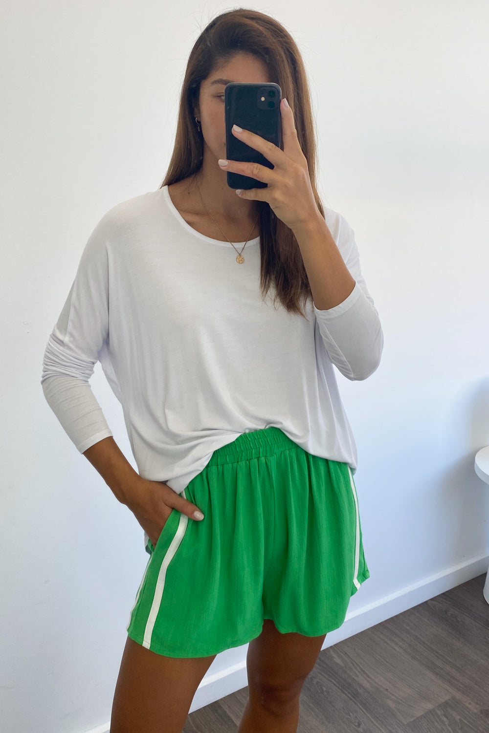 Courtney Lockere Leinen Shorts für Damen