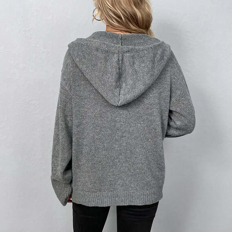 Julia Eleganter Strickpullover mit Kapuze
