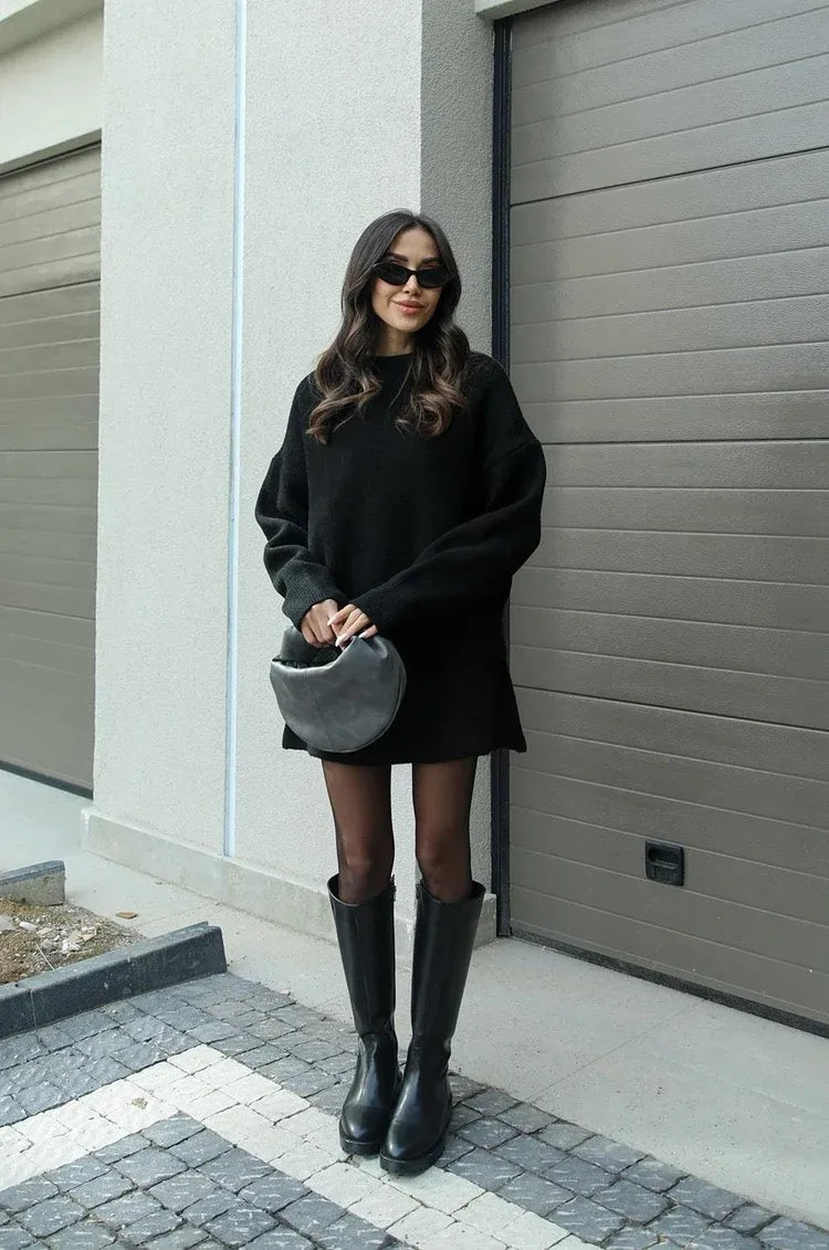 Modischer Pullover und Minirock für Damen