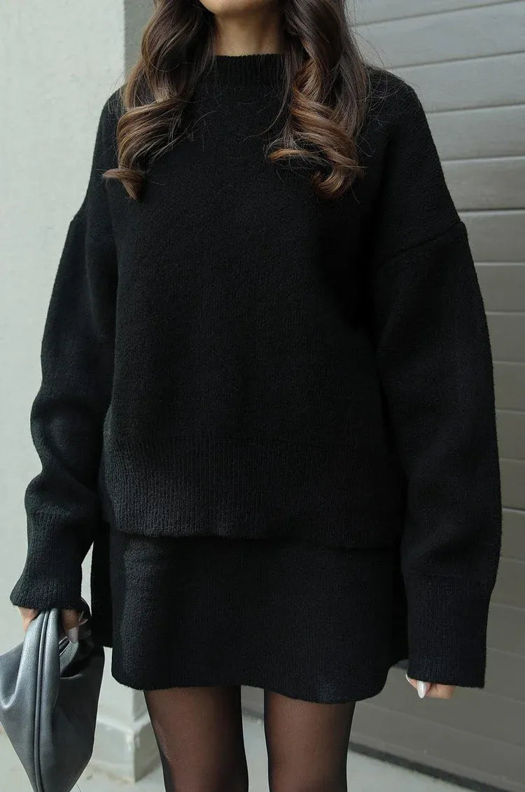 Modischer Pullover und Minirock für Damen